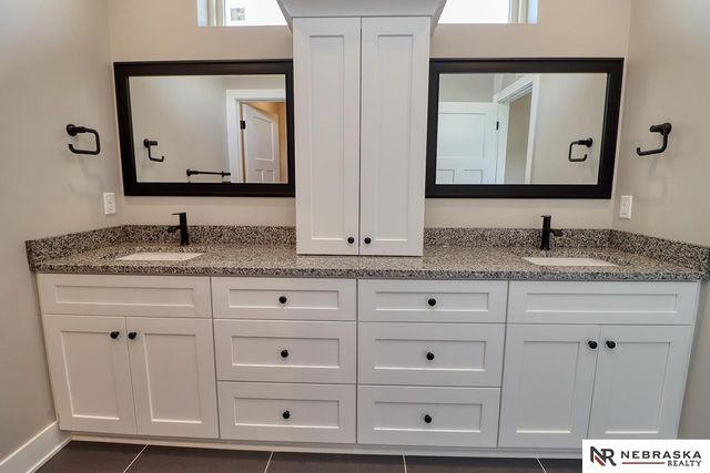 7755 Aero Circle, Lincoln, NE 68516
