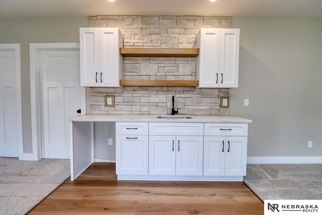 7755 Aero Circle, Lincoln, NE 68516