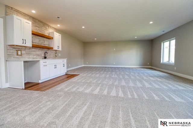 7755 Aero Circle, Lincoln, NE 68516