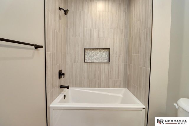 7755 Aero Circle, Lincoln, NE 68516