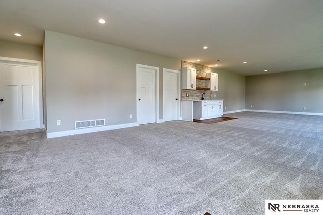 7755 Aero Circle, Lincoln, NE 68516