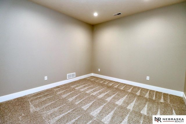 7755 Aero Circle, Lincoln, NE 68516