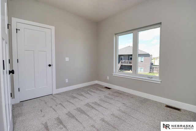 7755 Aero Circle, Lincoln, NE 68516