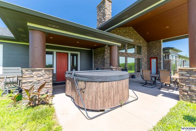 1179 S 56th Road, Nebraska City, NE 68410