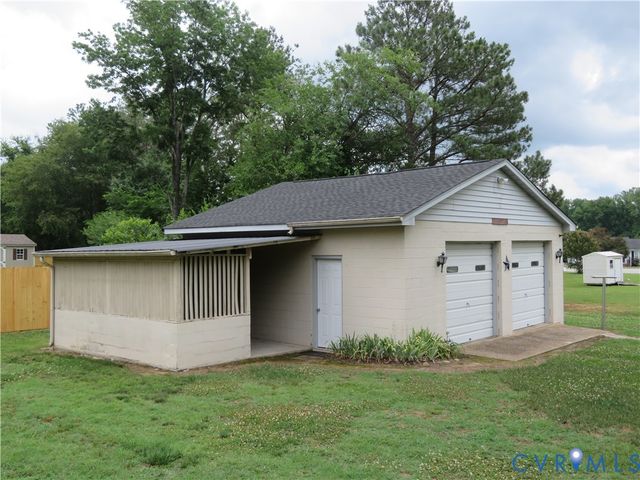 24701 Mount Pleasant St, North Dinwiddie, VA 23803