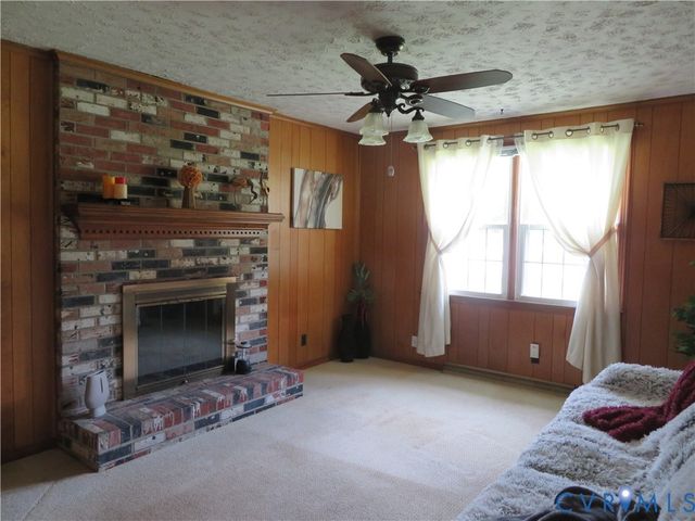 24701 Mount Pleasant St, North Dinwiddie, VA 23803