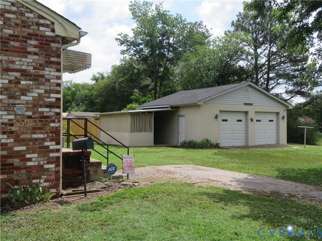 24701 Mount Pleasant St, North Dinwiddie, VA 23803