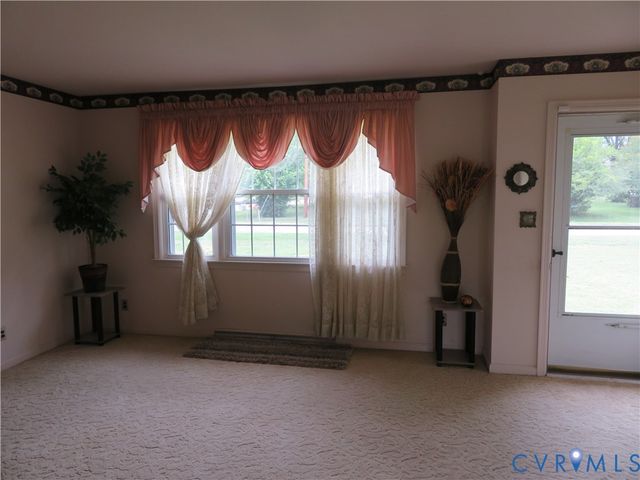 24701 Mount Pleasant St, North Dinwiddie, VA 23803