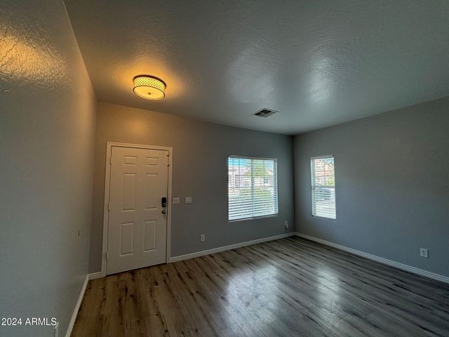 9205 W Cordes Road, Tolleson, AZ 85353