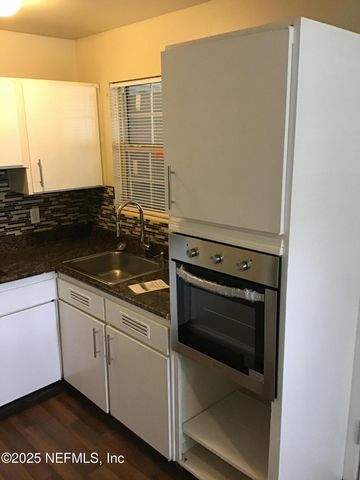 1141 W 12TH Street, Jacksonville, FL 32209