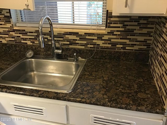 1141 W 12TH Street, Jacksonville, FL 32209