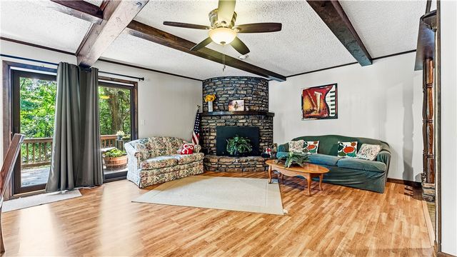 1 Chapel Lane, Bella Vista, AR 72715