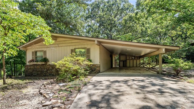 1 Chapel Lane, Bella Vista, AR 72715