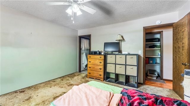 1 Chapel Lane, Bella Vista, AR 72715