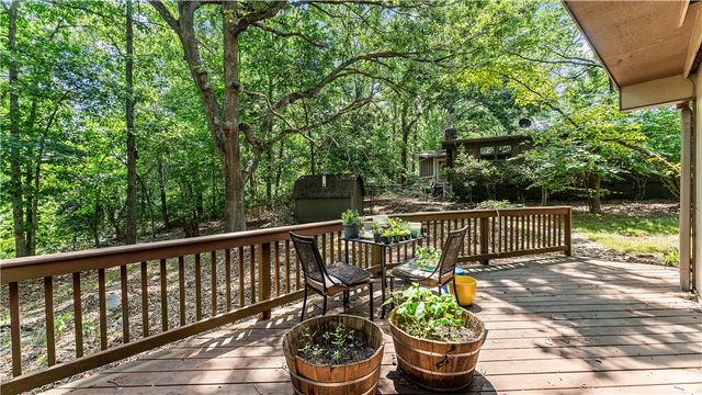 1 Chapel Lane, Bella Vista, AR 72715