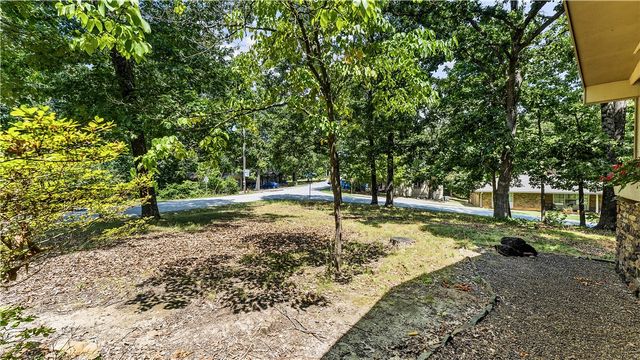 1 Chapel Lane, Bella Vista, AR 72715