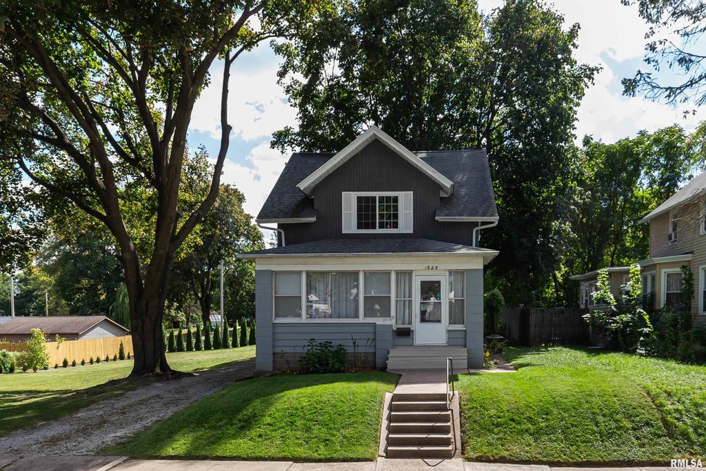1824 25TH Avenue, Moline, IL 61265