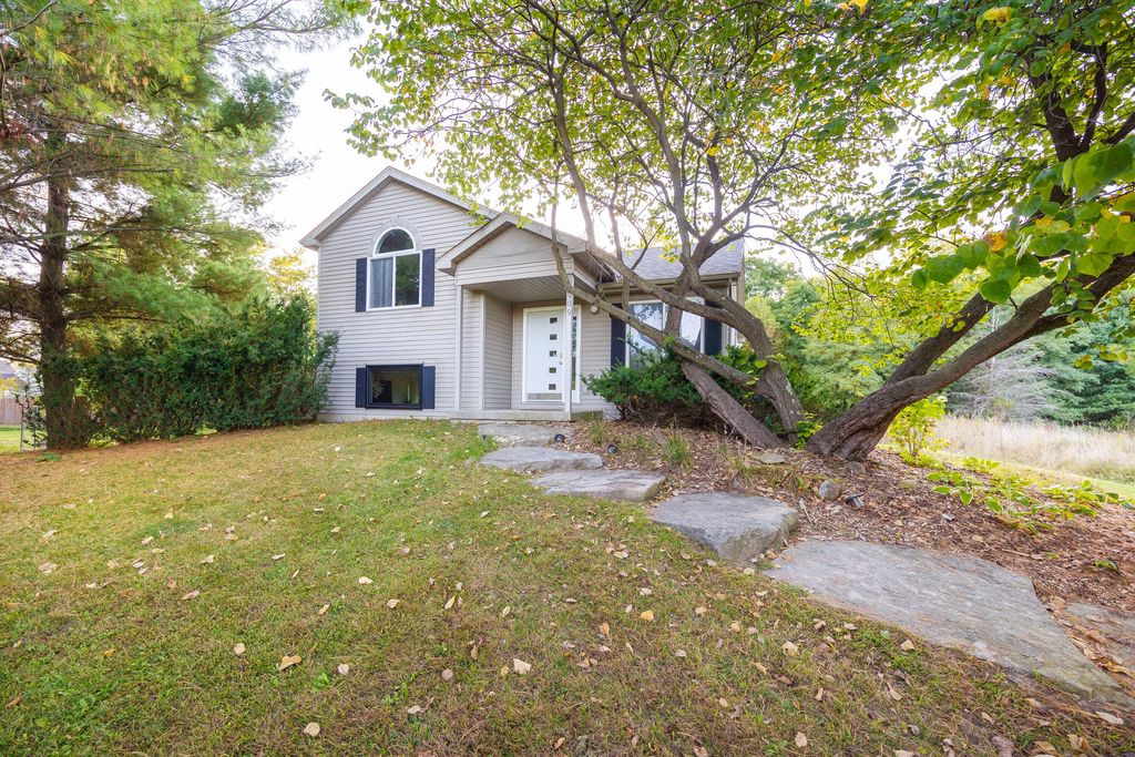 5909 Earhart Road, Ann Arbor, MI 48105