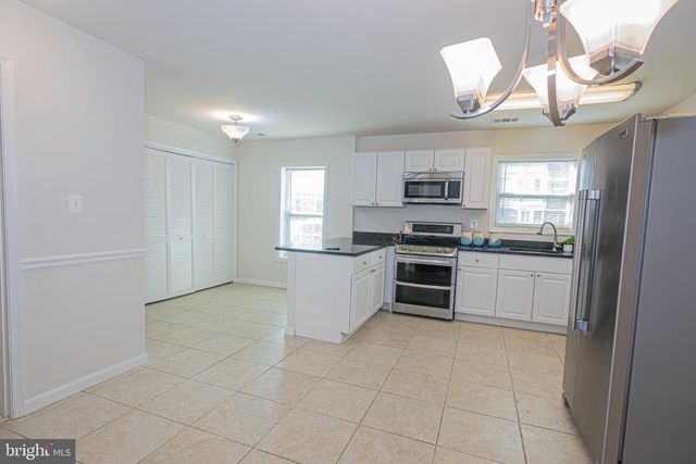 7645 E SWAN TER, Landover, MD 20785