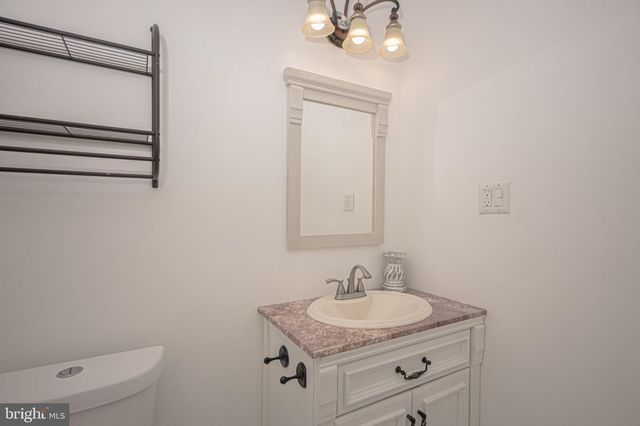 7645 E SWAN TER, Landover, MD 20785