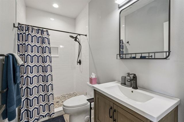 645 CR 485A, Lake Panasoffkee, FL 33538