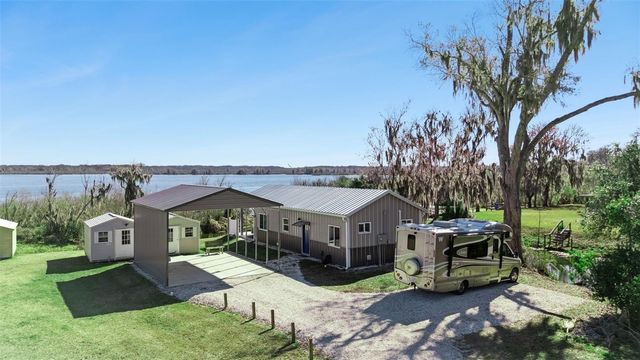 645 CR 485A, Lake Panasoffkee, FL 33538