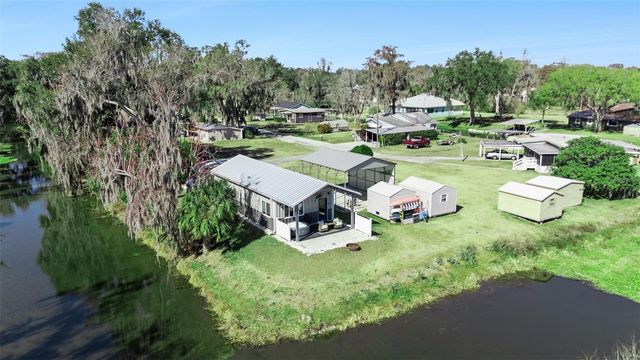 645 CR 485A, Lake Panasoffkee, FL 33538
