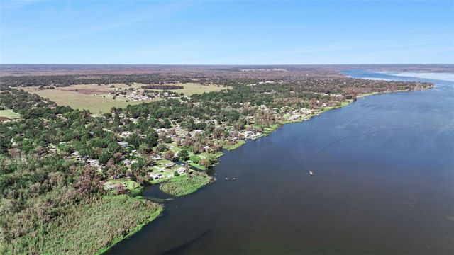 645 CR 485A, Lake Panasoffkee, FL 33538