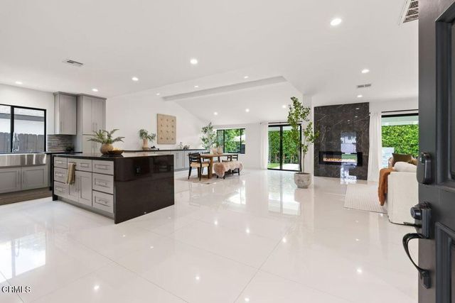 5647 Ramara Avenue, Woodland Hills, CA 91367