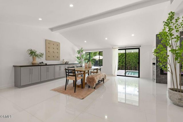 5647 Ramara Avenue, Woodland Hills, CA 91367