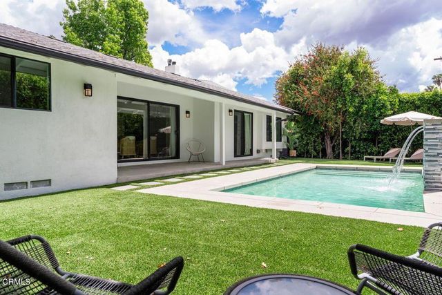 5647 Ramara Avenue, Woodland Hills, CA 91367