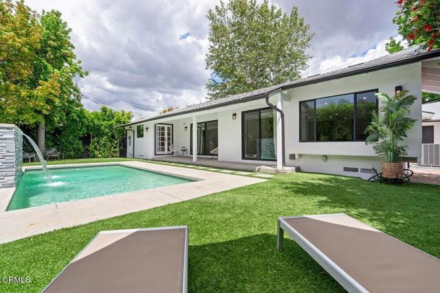 5647 Ramara Avenue, Woodland Hills, CA 91367