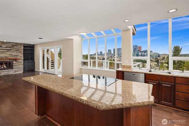 9610 SE 7th Street, Bellevue, WA 98004