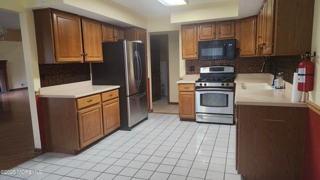 26 White Swan Way, 43, Brick, NJ 08723