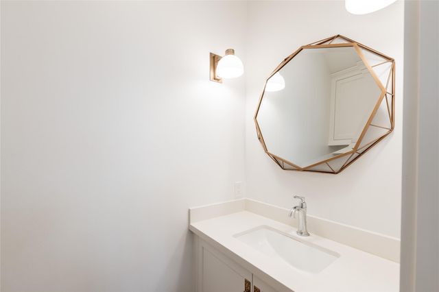 828 E 28th Street, Houston, TX 77009