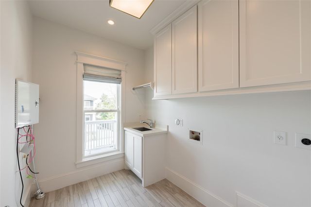 828 E 28th Street, Houston, TX 77009