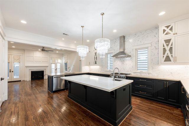 828 E 28th Street, Houston, TX 77009