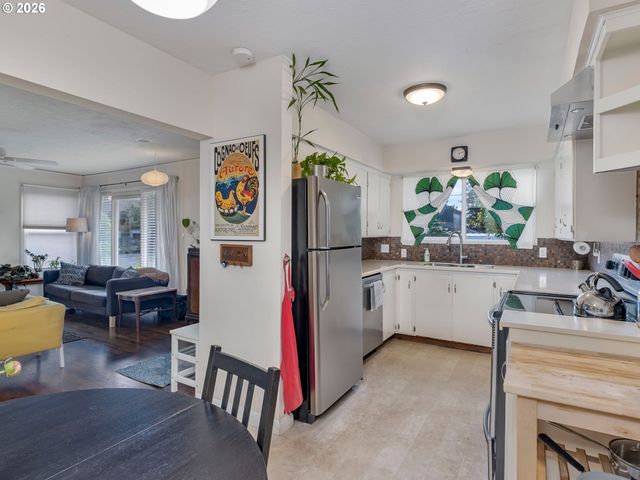 2112 Ne 81ST Ave, Portland, OR 97213