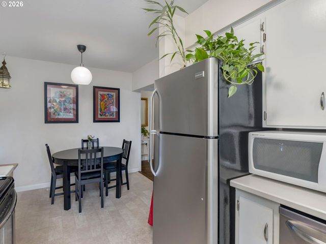 2112 Ne 81ST Ave, Portland, OR 97213