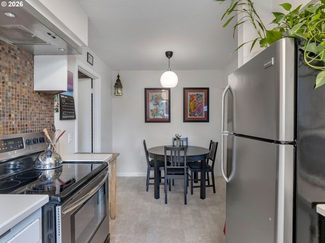 2112 Ne 81ST Ave, Portland, OR 97213
