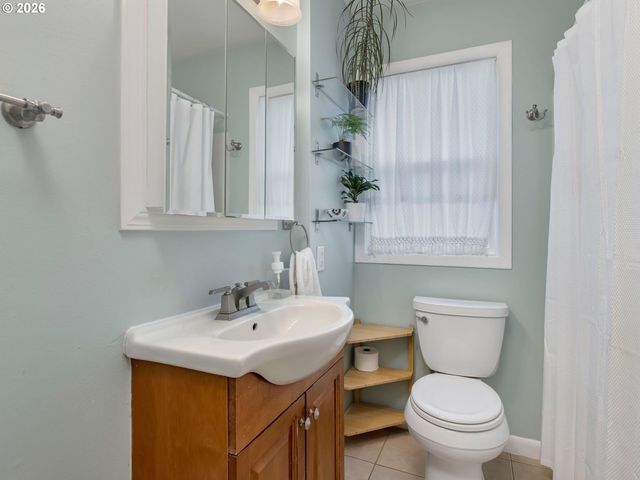 2112 Ne 81ST Ave, Portland, OR 97213