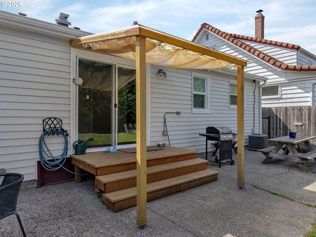 2112 Ne 81ST Ave, Portland, OR 97213