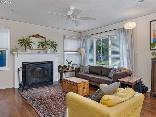 2112 Ne 81ST Ave, Portland, OR 97213