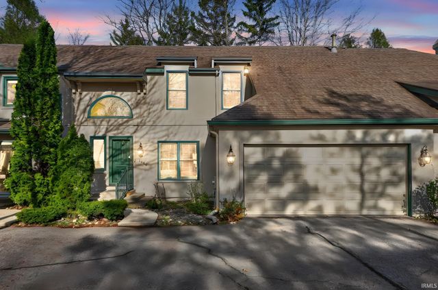 1446 Bridge Water Way, Mishawaka, IN 46545