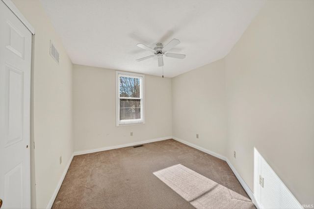 1446 Bridge Water Way, Mishawaka, IN 46545