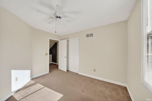 1446 Bridge Water Way, Mishawaka, IN 46545
