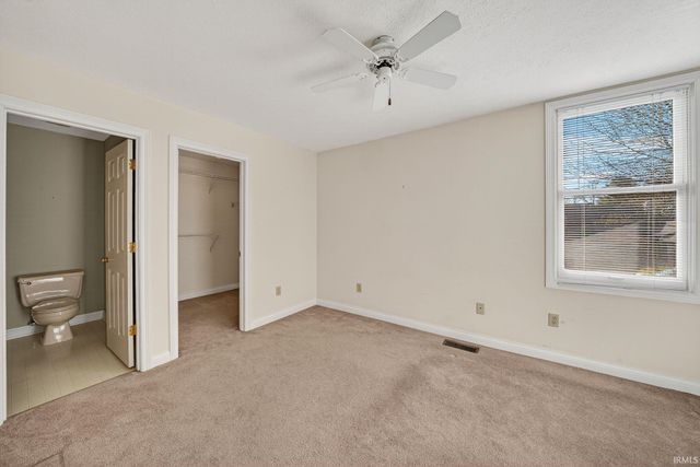 1446 Bridge Water Way, Mishawaka, IN 46545