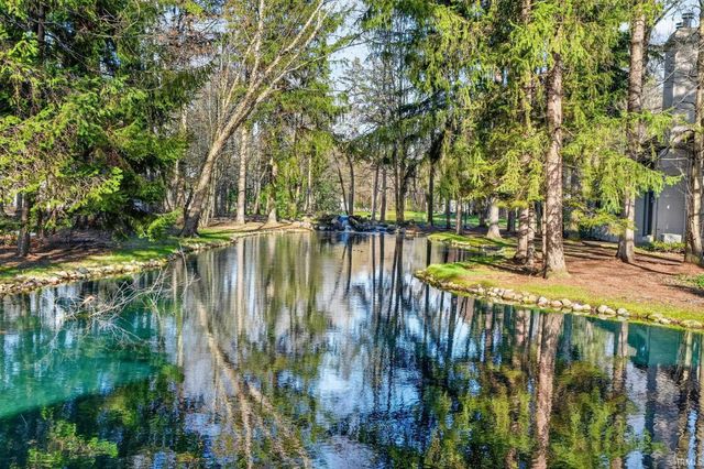 1446 Bridge Water Way, Mishawaka, IN 46545