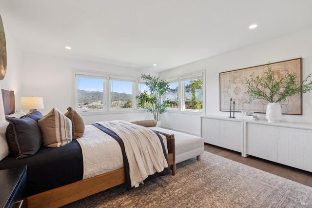 105 Oak Ridge Rd, San Rafael, CA 94903