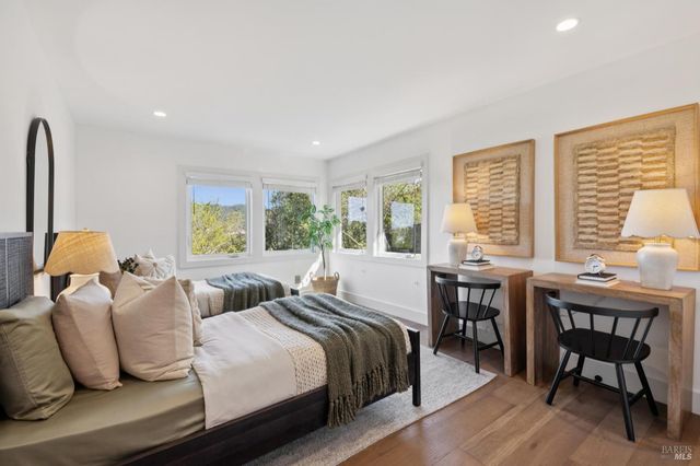 105 Oak Ridge Rd, San Rafael, CA 94903